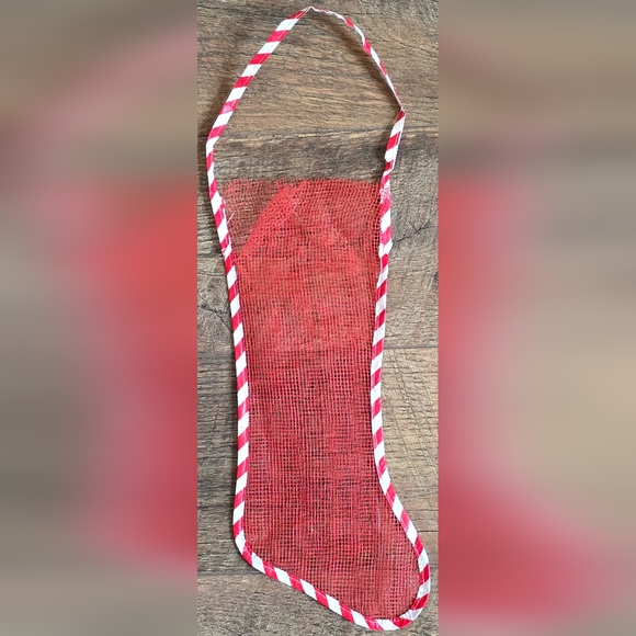 2 Vintage Red Plastic Mesh Christmas Stockings - Picture 3 of 7